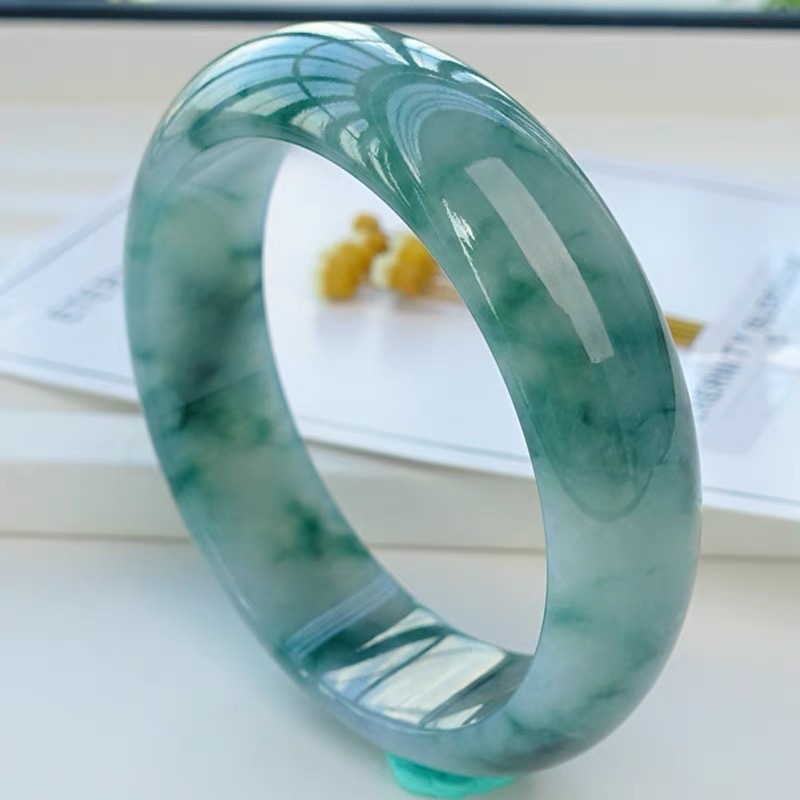 Ice Jadeite Bracelet from Myan - Bracelets 评论和价格