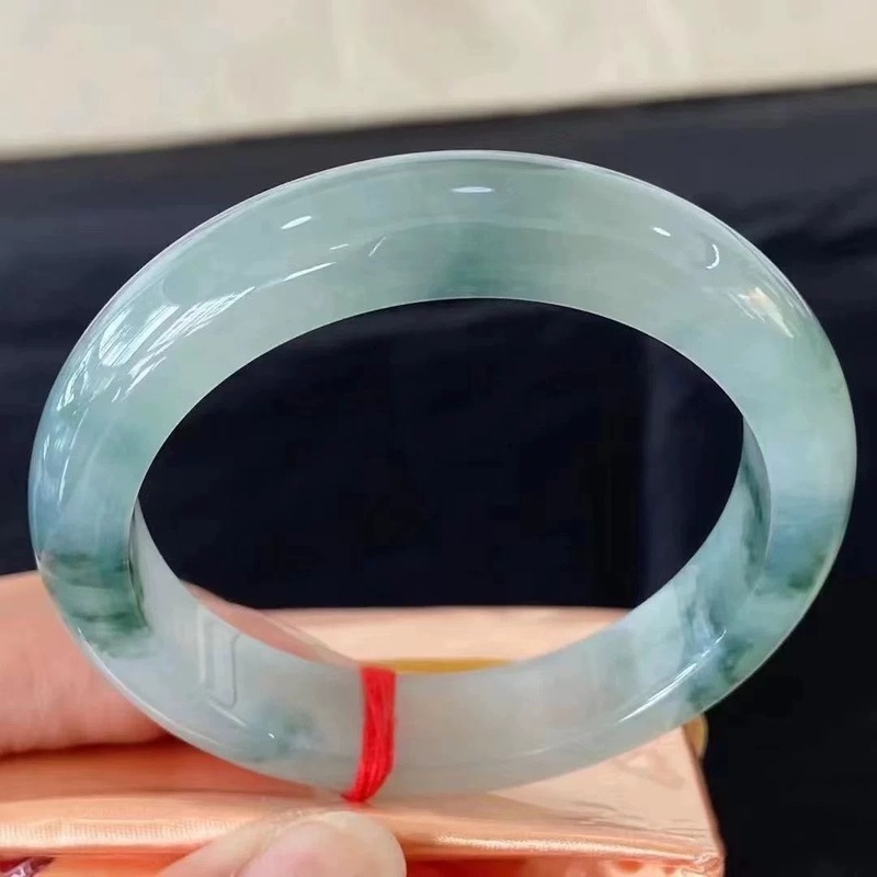 Myanmar jadeite with blue flor - Bracelets 评论和价格