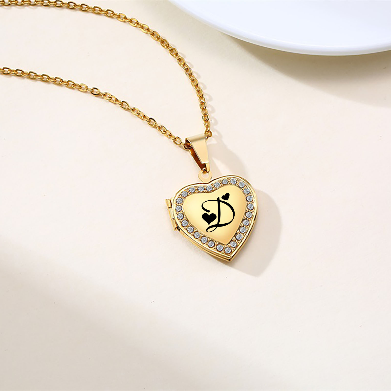 Free Engraving Initials Heart  - Heart Locket Necklace Photo 评论和价格