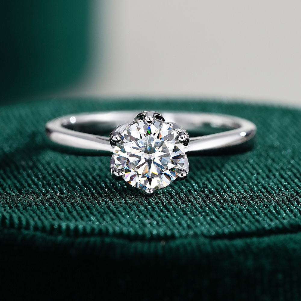 JoyceJelly Classic Six-Claw Mo - Moissanite Engagement Ring 1 Carat 评论和价格