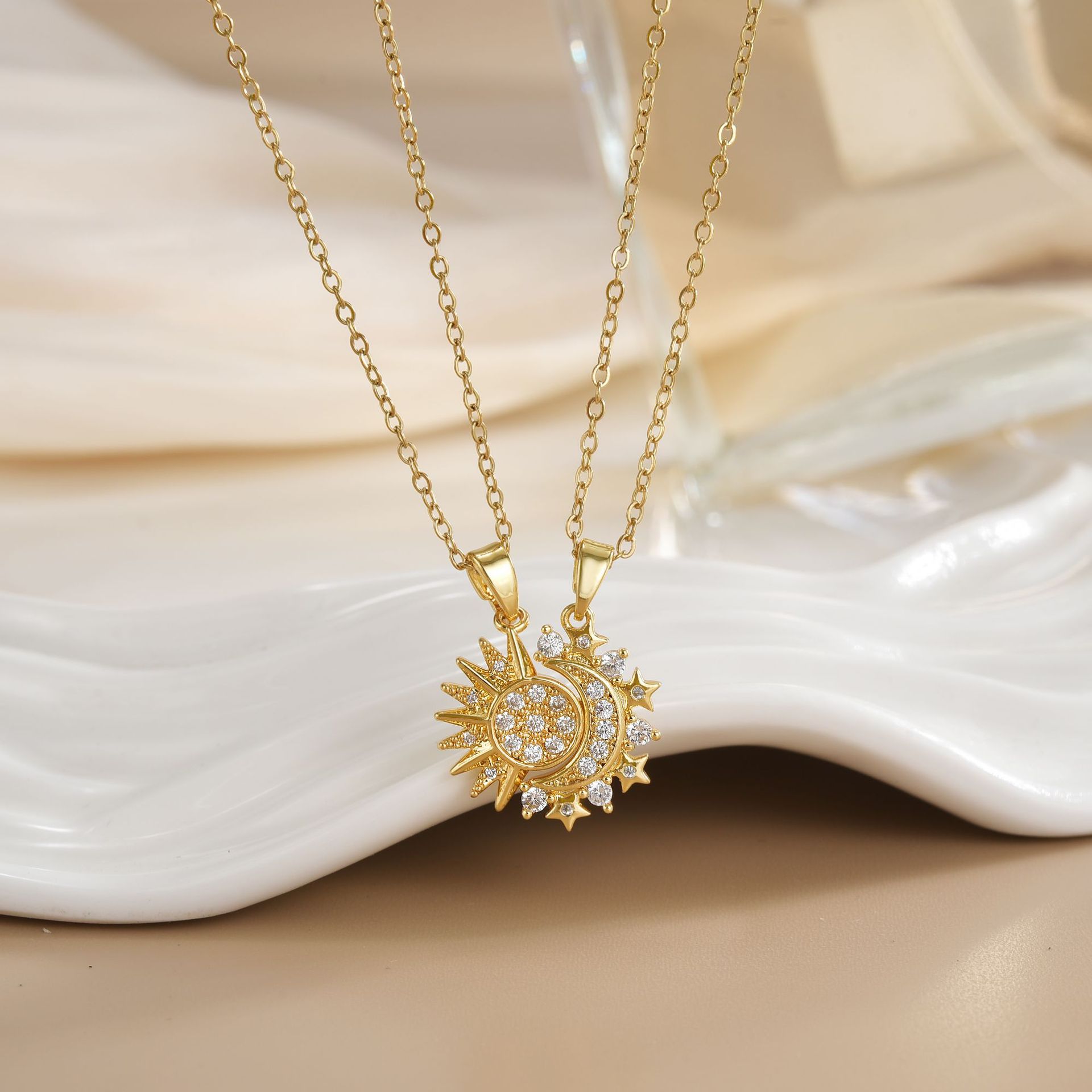 Couples Magnetic Necklaces Sun - Magnetic Couple Matching Necklaces 评论和价格