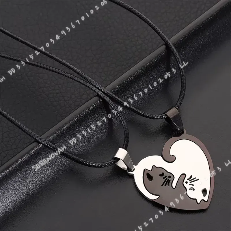 1 Pair Creative Cute Stainless - Magnetic Couple Matching Necklaces 评论和价格