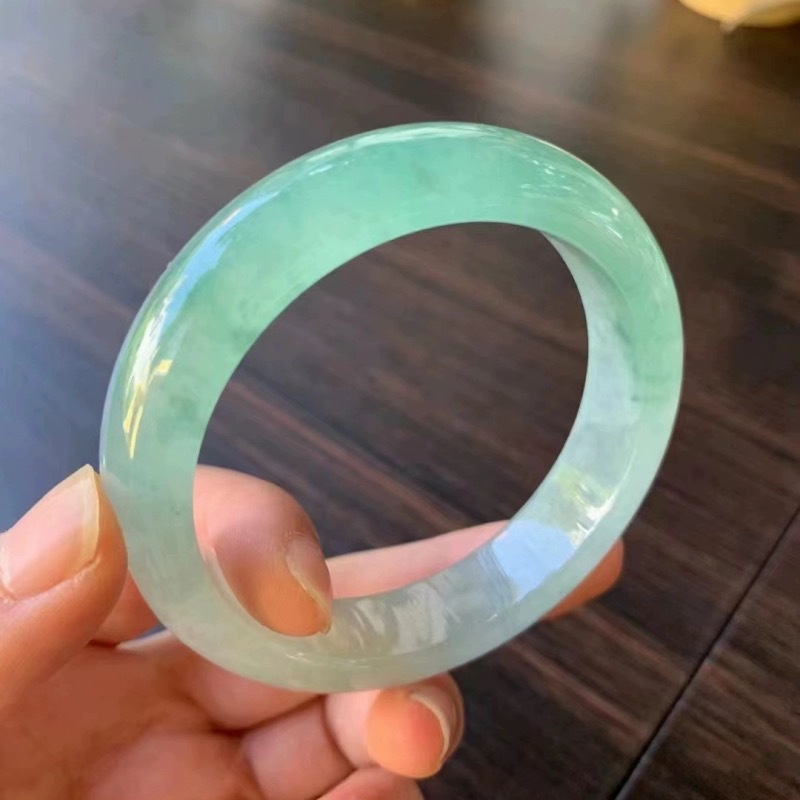 Light ice jade for girls, Burm - Bracelets 评论和价格