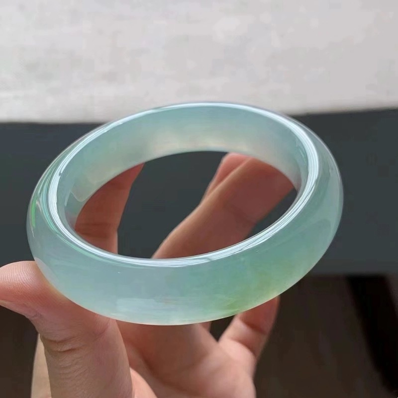 Light ice jade for girls, Burm - Bracelets 评论和价格